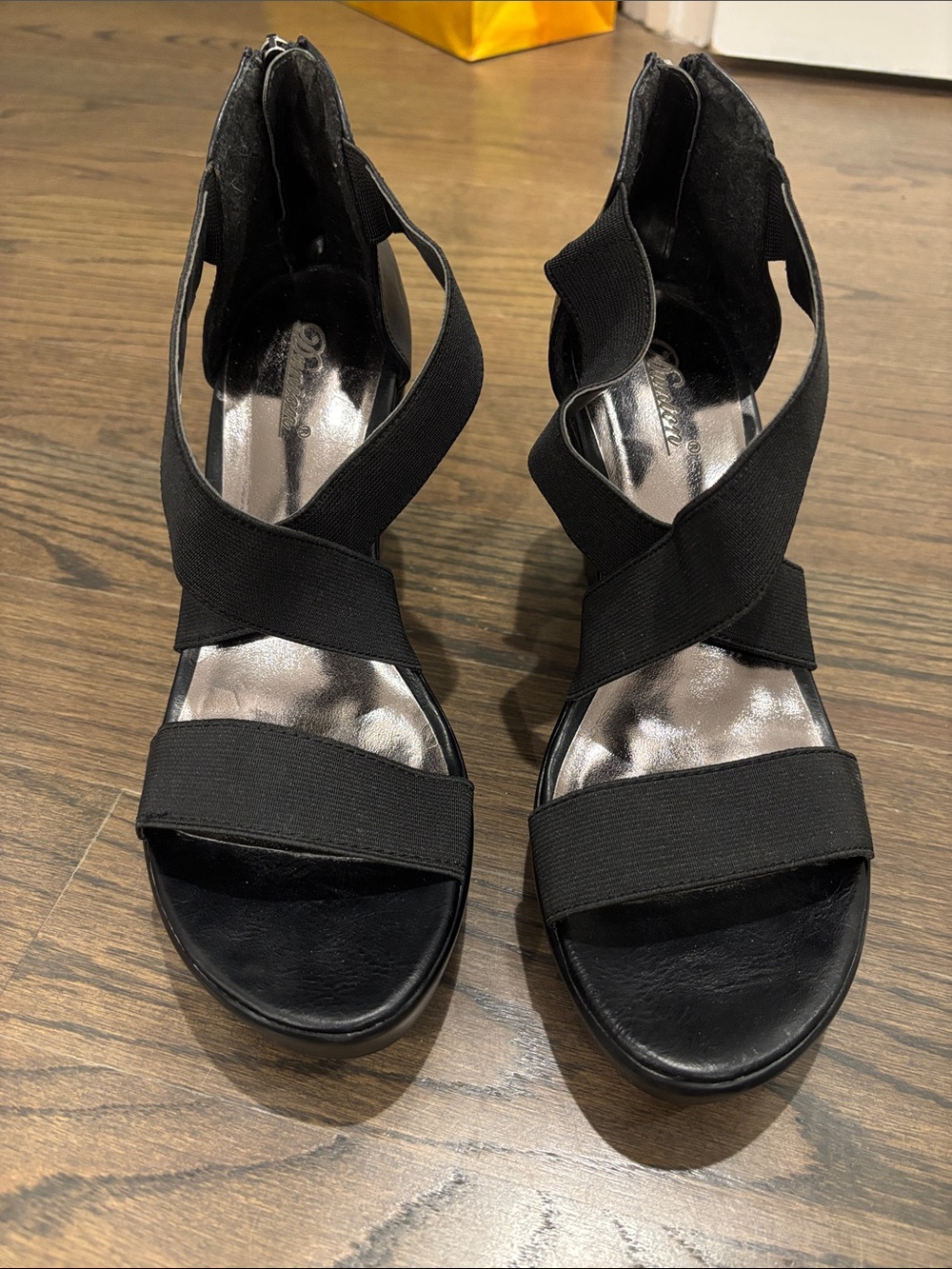 Black Strappy Elastic Sandal Wedges, size 9